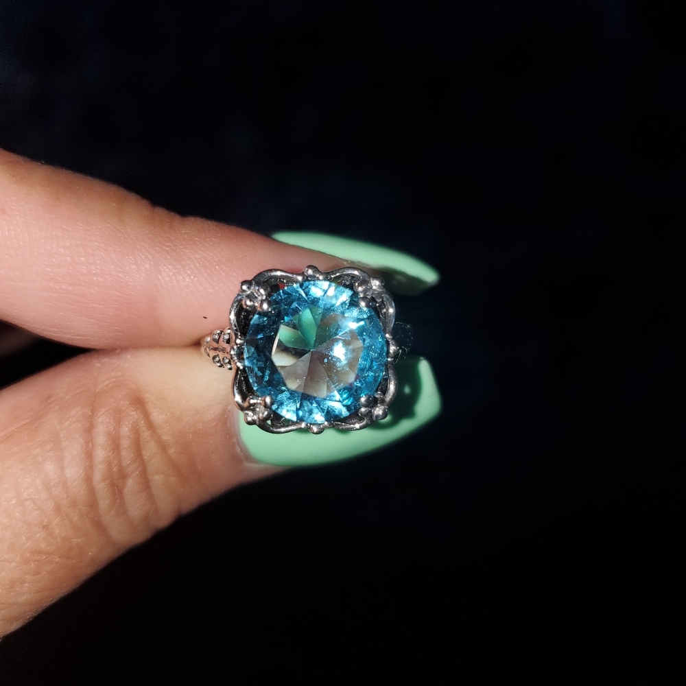 Ring - Picture 4 of 5